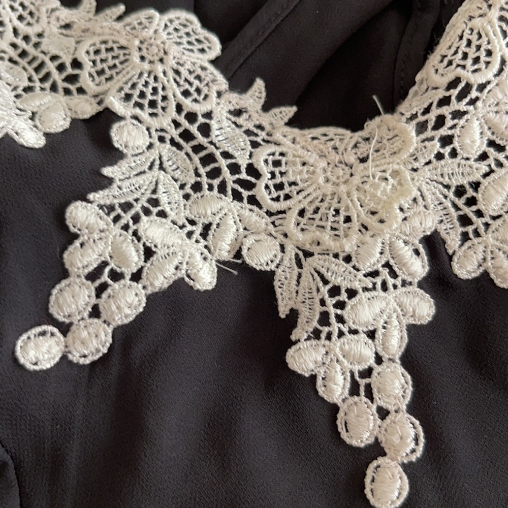 Vintage Women’s black embroidered slip dress pearl buttons - Picture 5 of 12